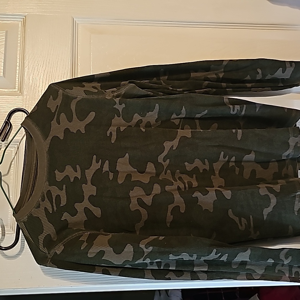 Youth thermal camo long sleeve shirt